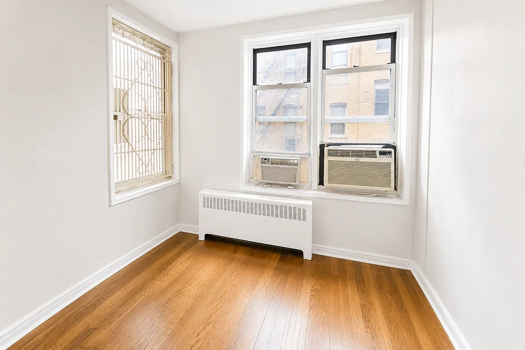 East 58th Street - Photo 2