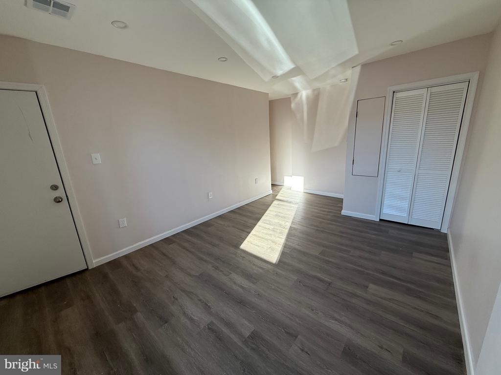 2537 E Auburn Street - Photo 3