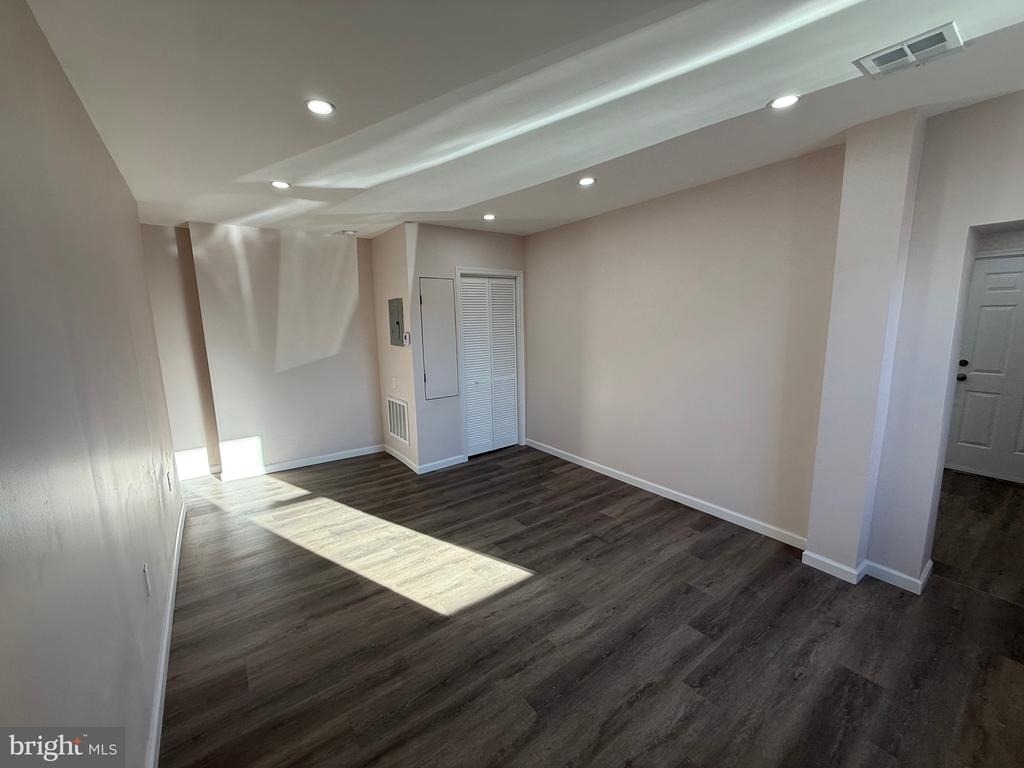 2537 E Auburn Street - Photo 4