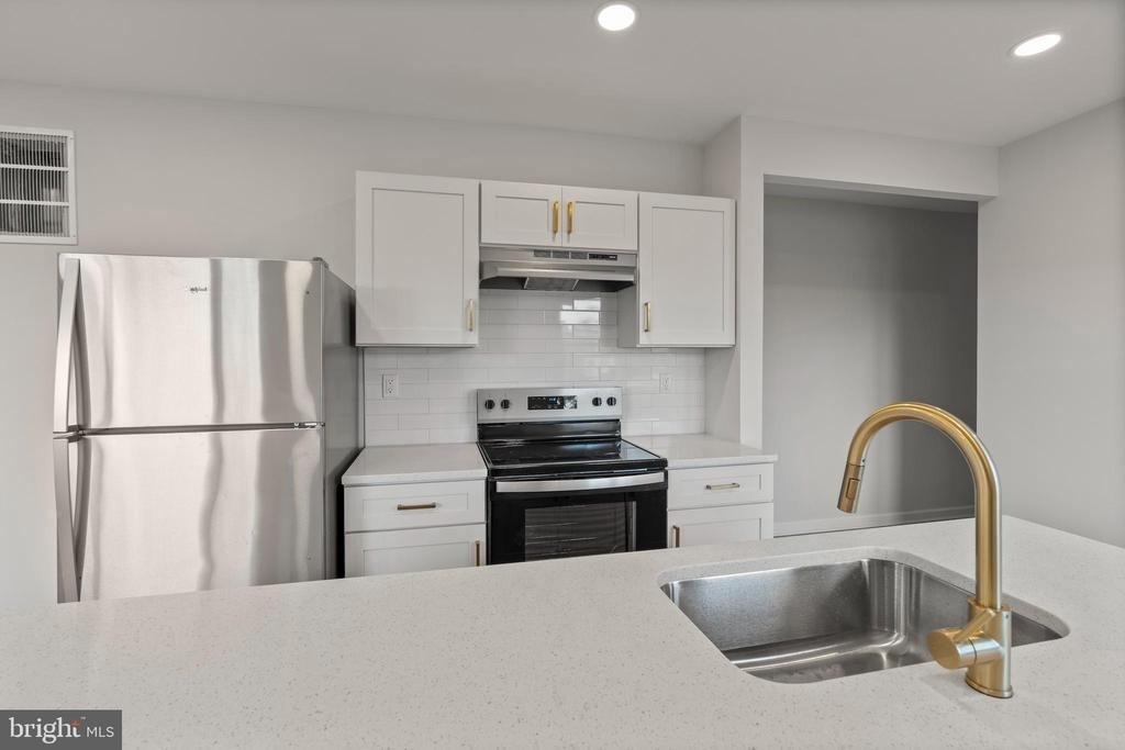 730 New Pittsburg Avenue - Photo 5