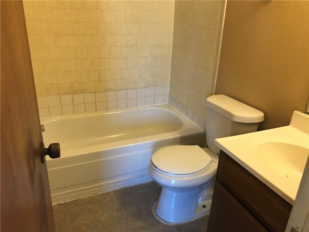 1638 Post Rd - Photo 5