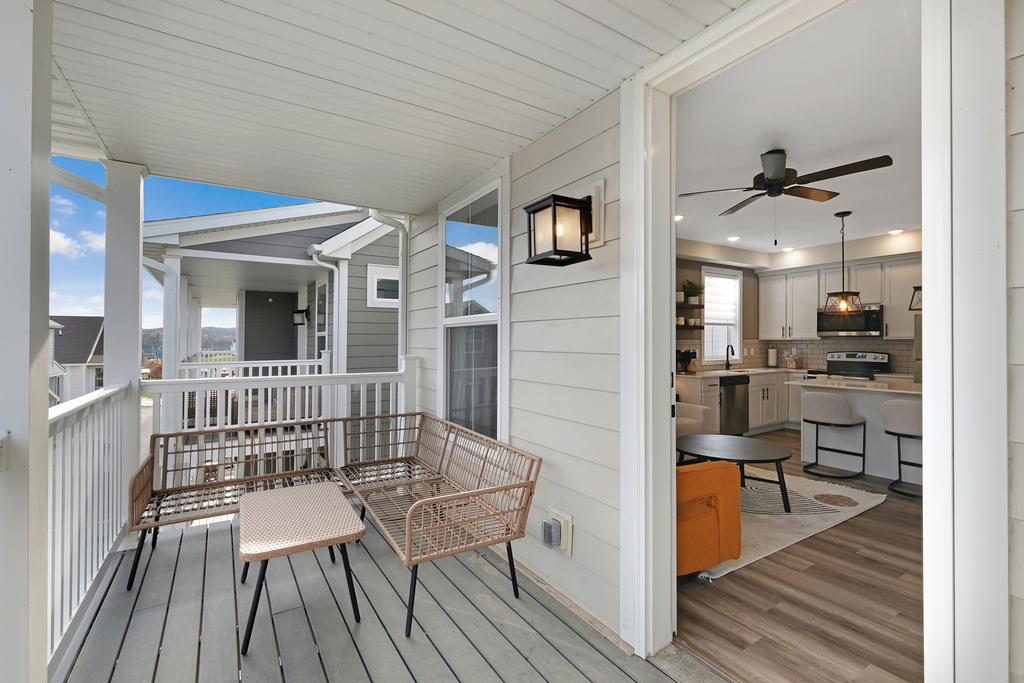 214 Great Loop East Drive - Photo 1