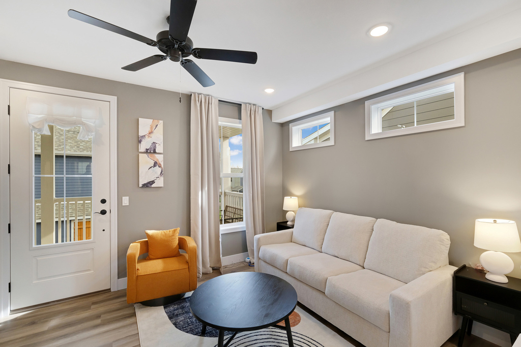 214 Great Loop East Drive - Photo 3