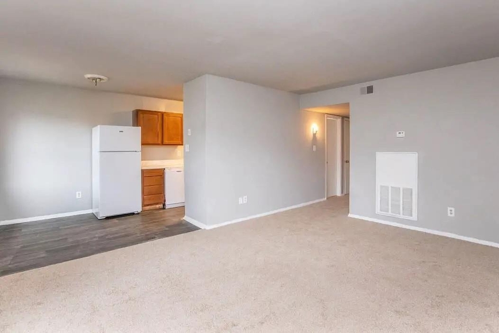 6110 Cricklewood Dr - Photo 1