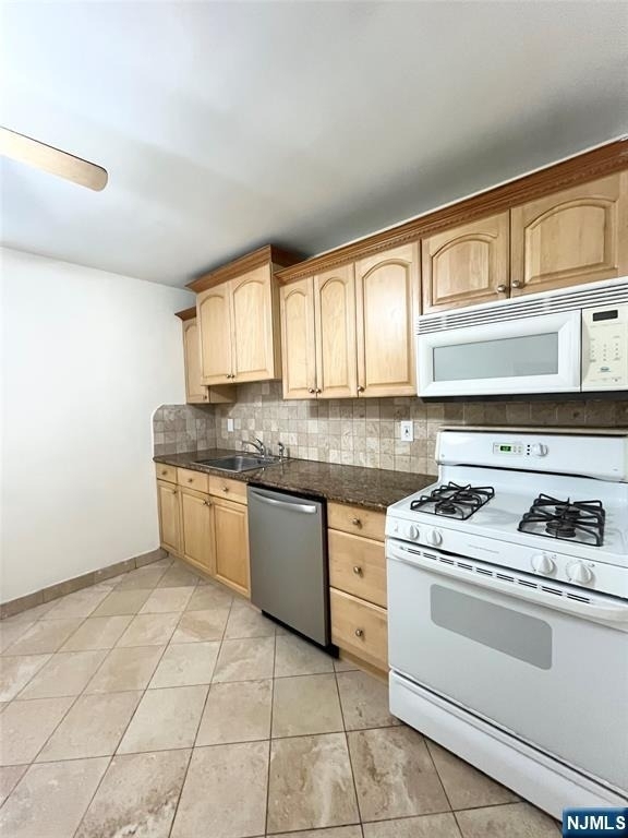 51 W Hudson - Photo 2