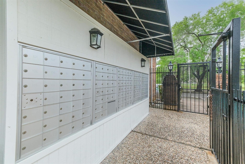 5900 N Braeswood Blvd - Photo 28