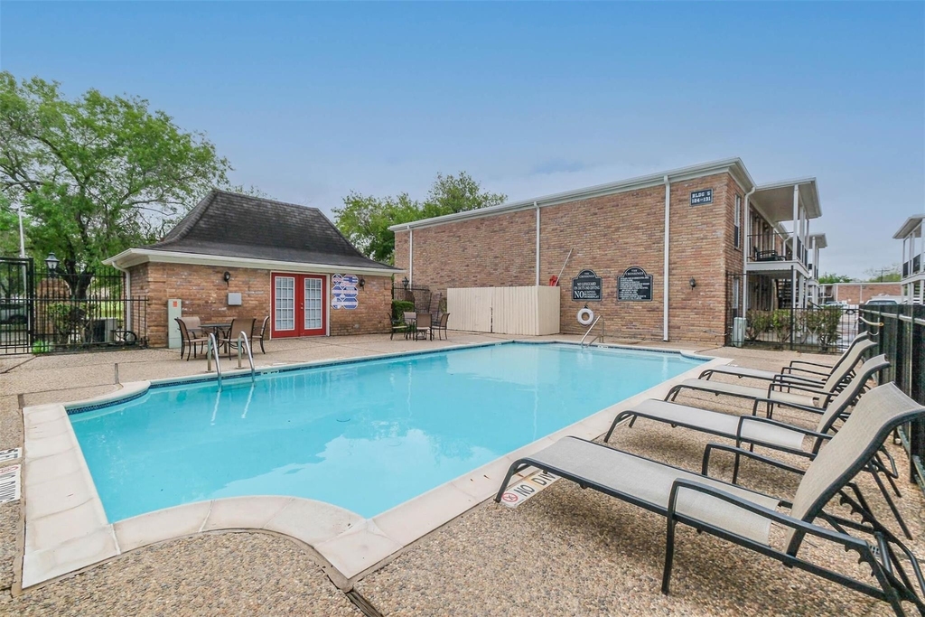 5900 N Braeswood Blvd - Photo 27