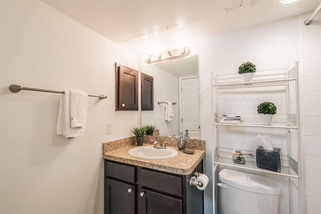5900 N Braeswood Blvd - Photo 18