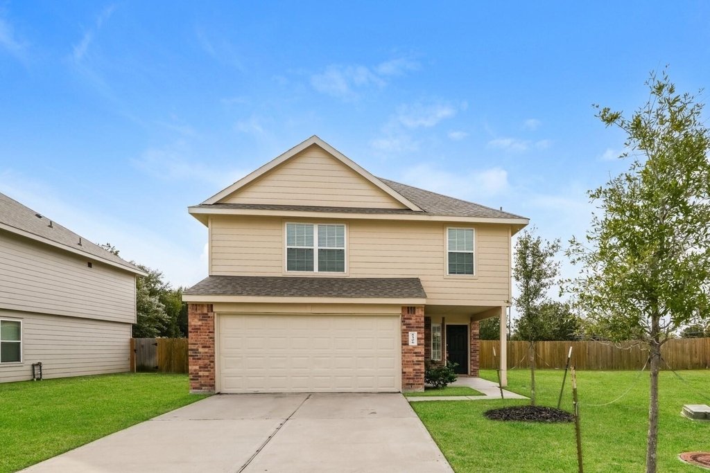 8506 Middleton Oaks Circle - Photo 1