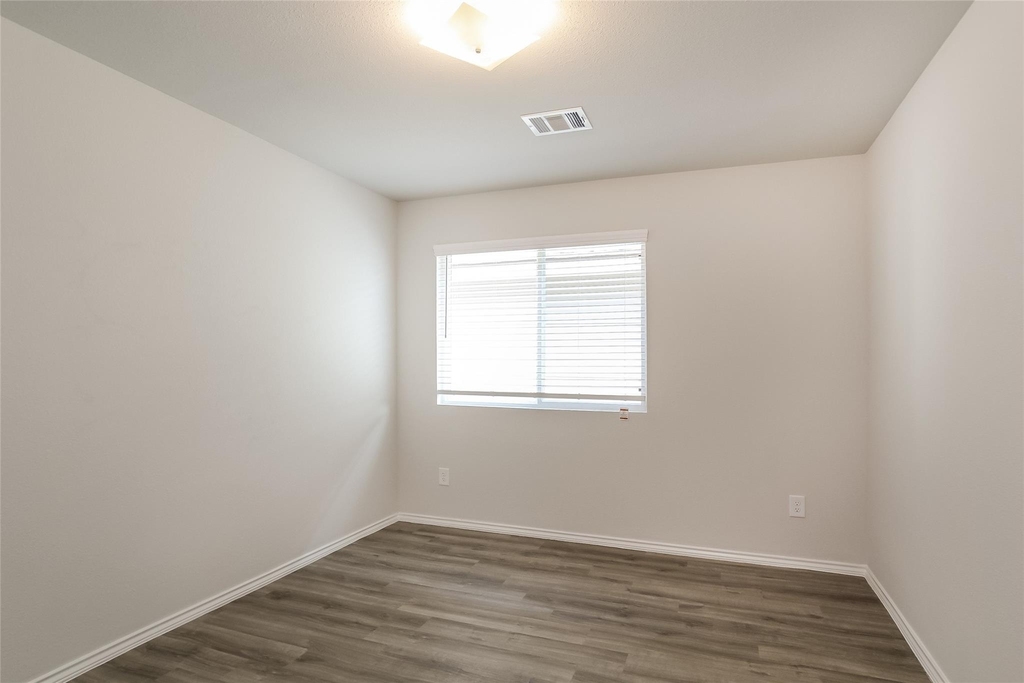 8506 Middleton Oaks Circle - Photo 12