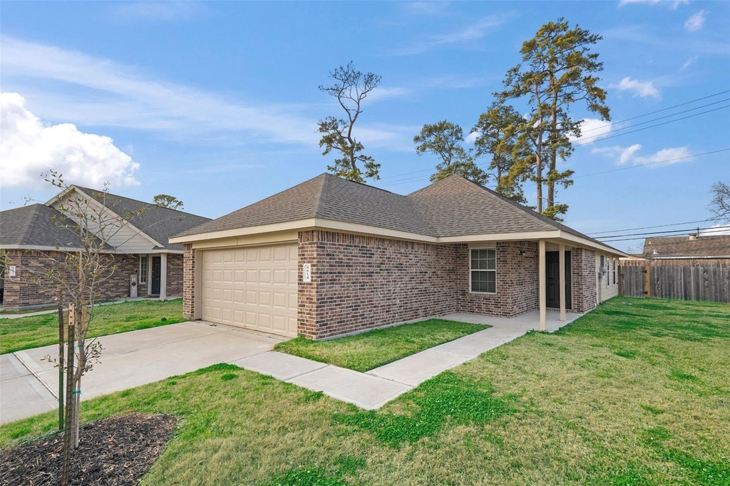 8814 Lar-ree Oaks Circle - Photo 2