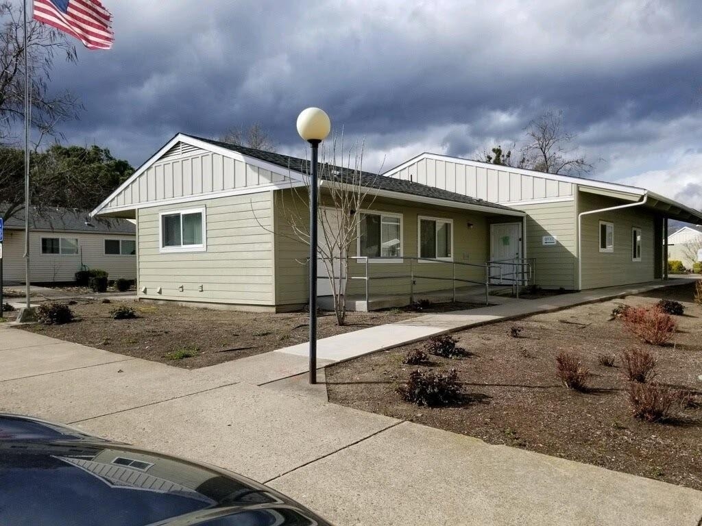 233 Eva Wy - Photo 0