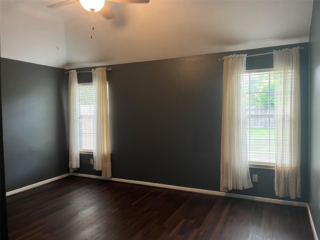11302 Meadowchase Drive - Photo 4