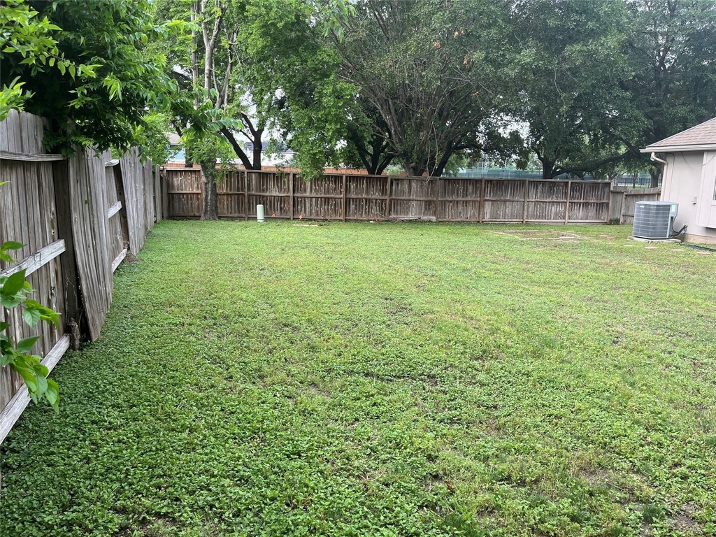 11302 Meadowchase Drive - Photo 12