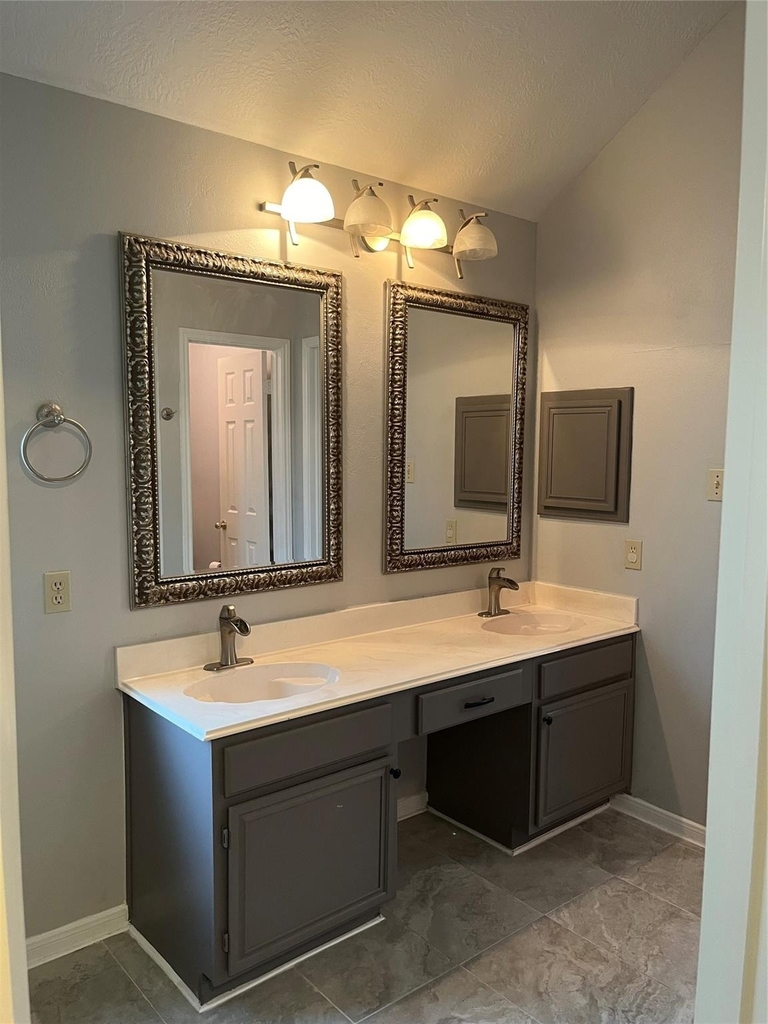 11302 Meadowchase Drive - Photo 5