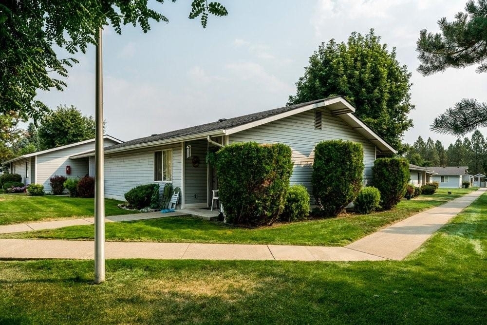 7032 W Heritage St - Photo 2