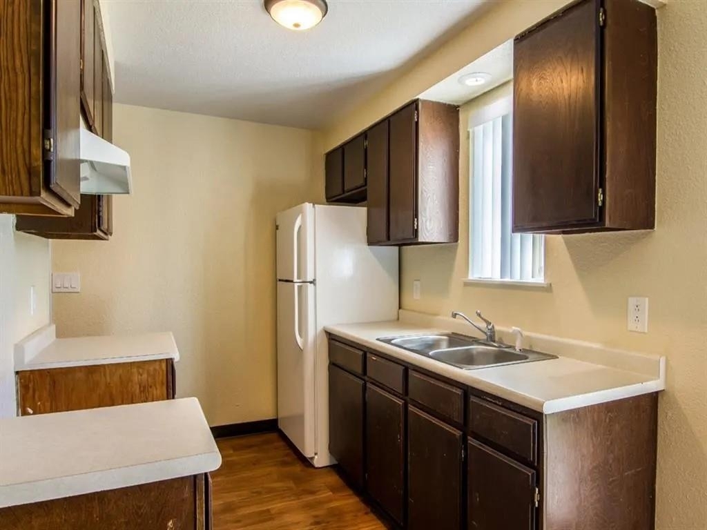 405 Sw 11th St - Photo 8
