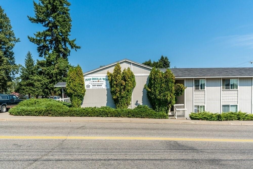100 N Spokane Ave - Photo 2