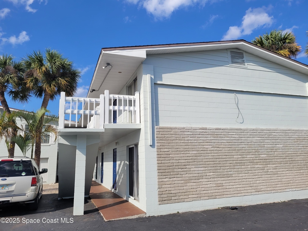 130 Bouganvillea Drive - Photo 0