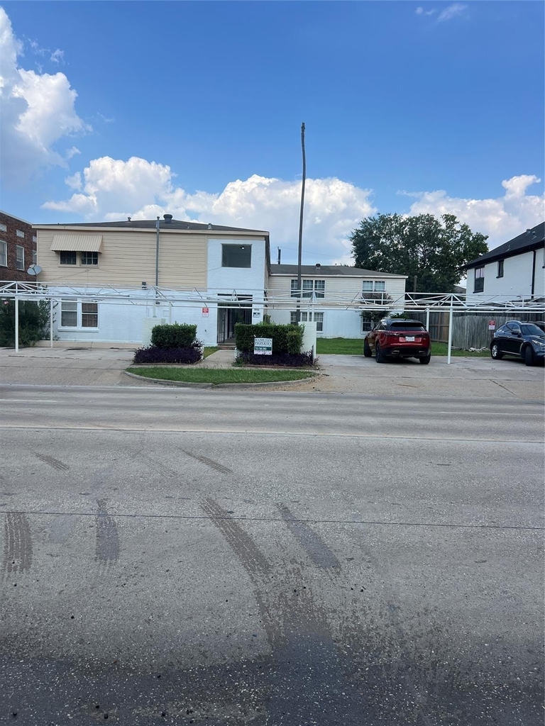 1905 Binz Street - Photo 0