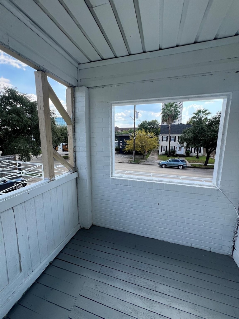 1905 Binz Street - Photo 1