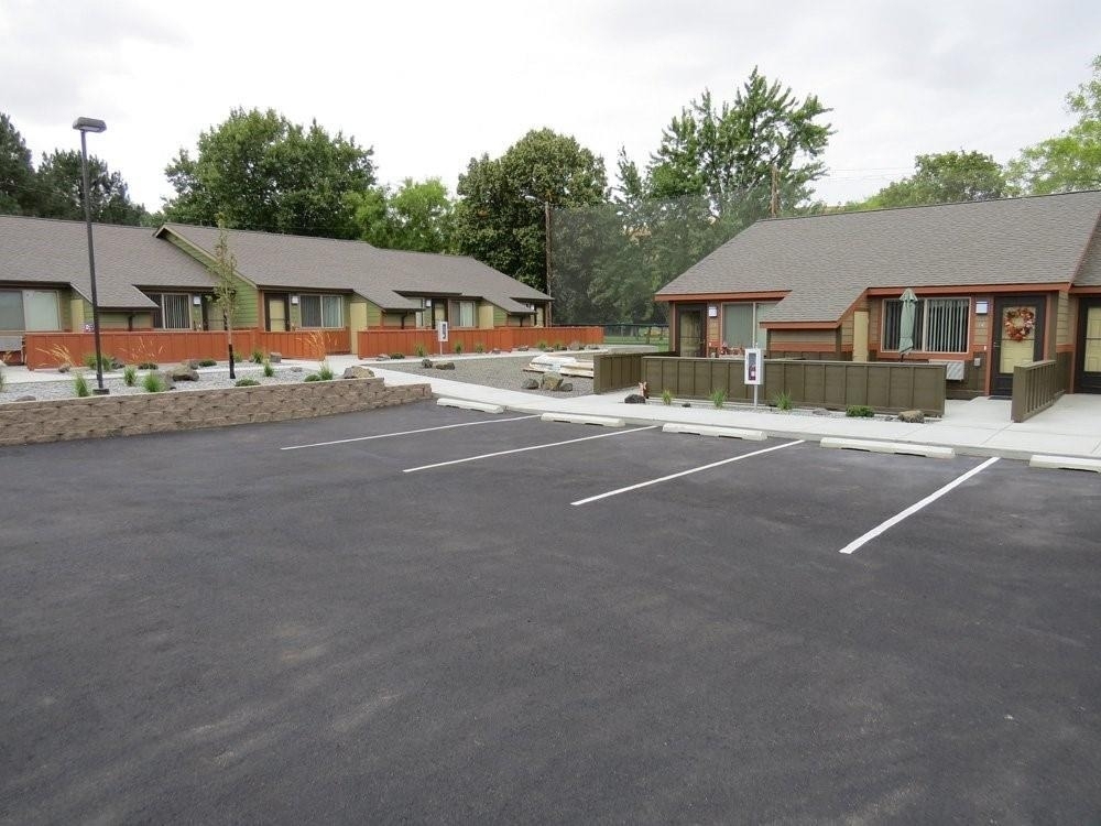 141 W Broadway Avenue - Photo 2