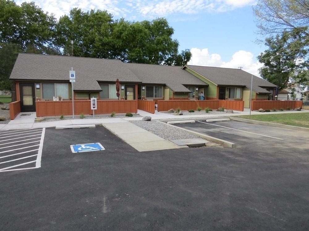 141 W Broadway Avenue - Photo 3