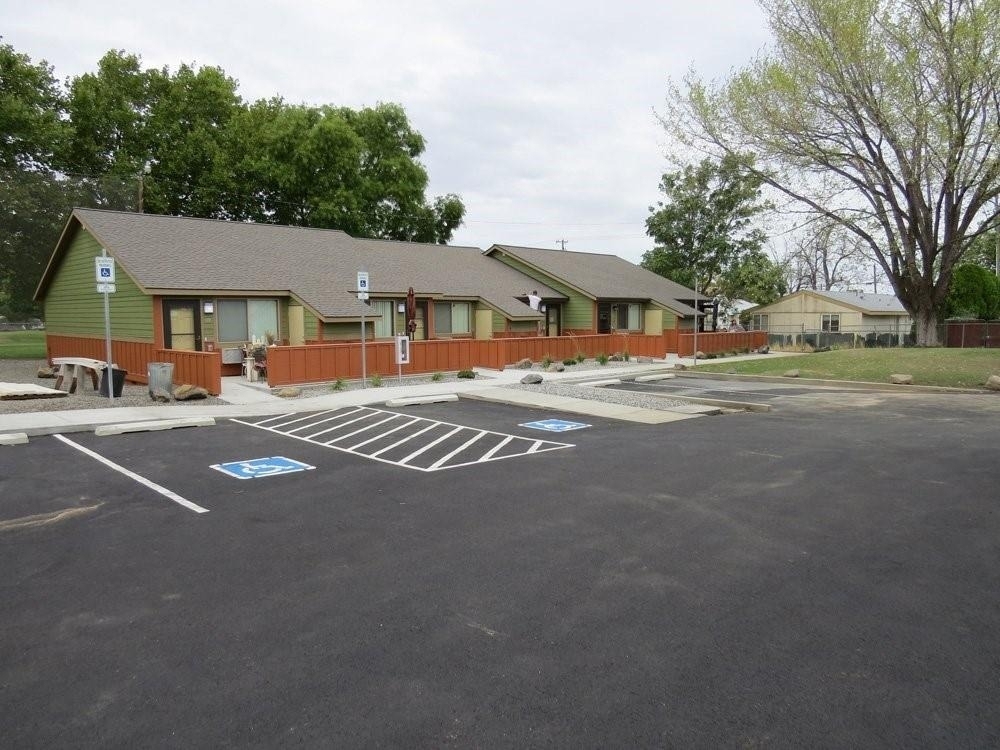 141 W Broadway Avenue - Photo 5