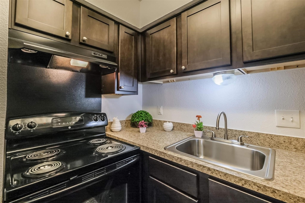 5900 N Braeswood Blvd - Photo 10