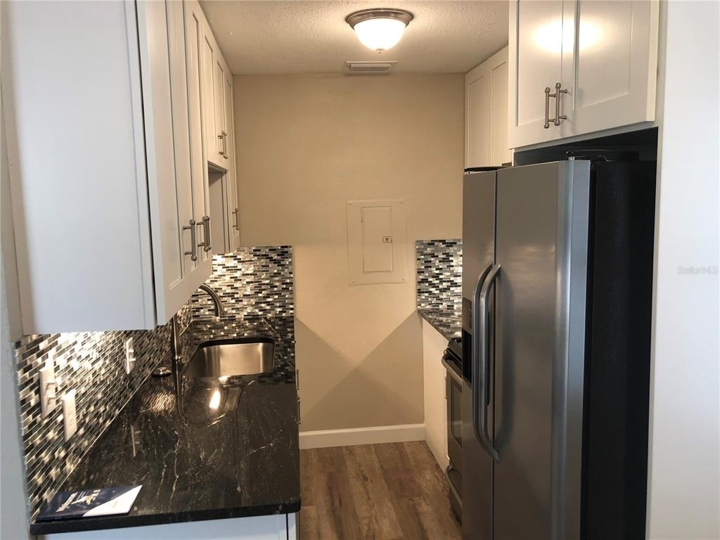 520 70th Street N - Photo 3