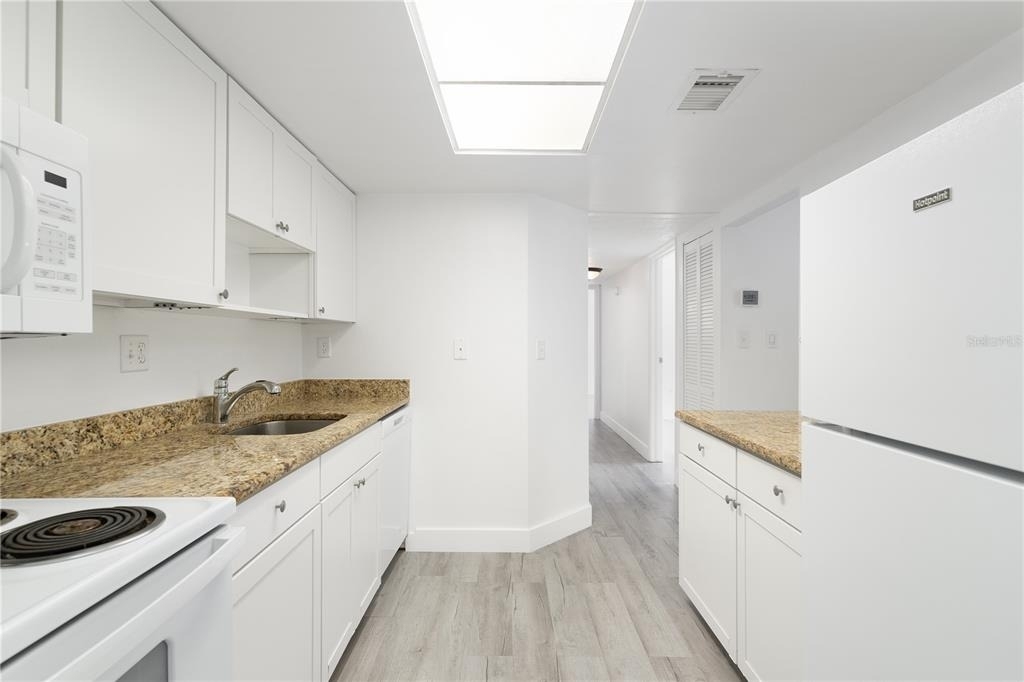 22291 Westchester Boulevard - Photo 12