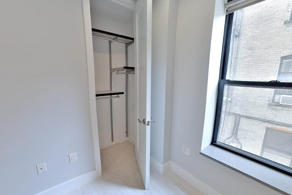 Stanton Street - Photo 3