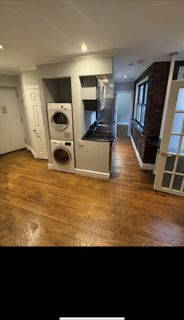 410 East 13th Street - Photo 5