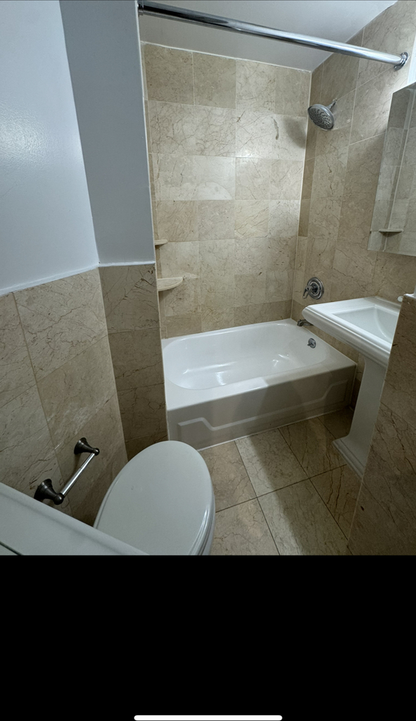 410 East 13th Street - Photo 4