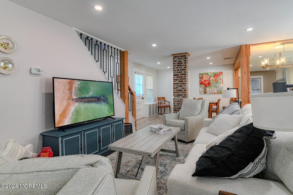 83 Broadway - Photo 13