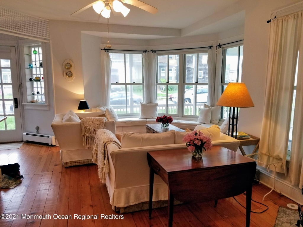 6 Heck Avenue - Photo 3