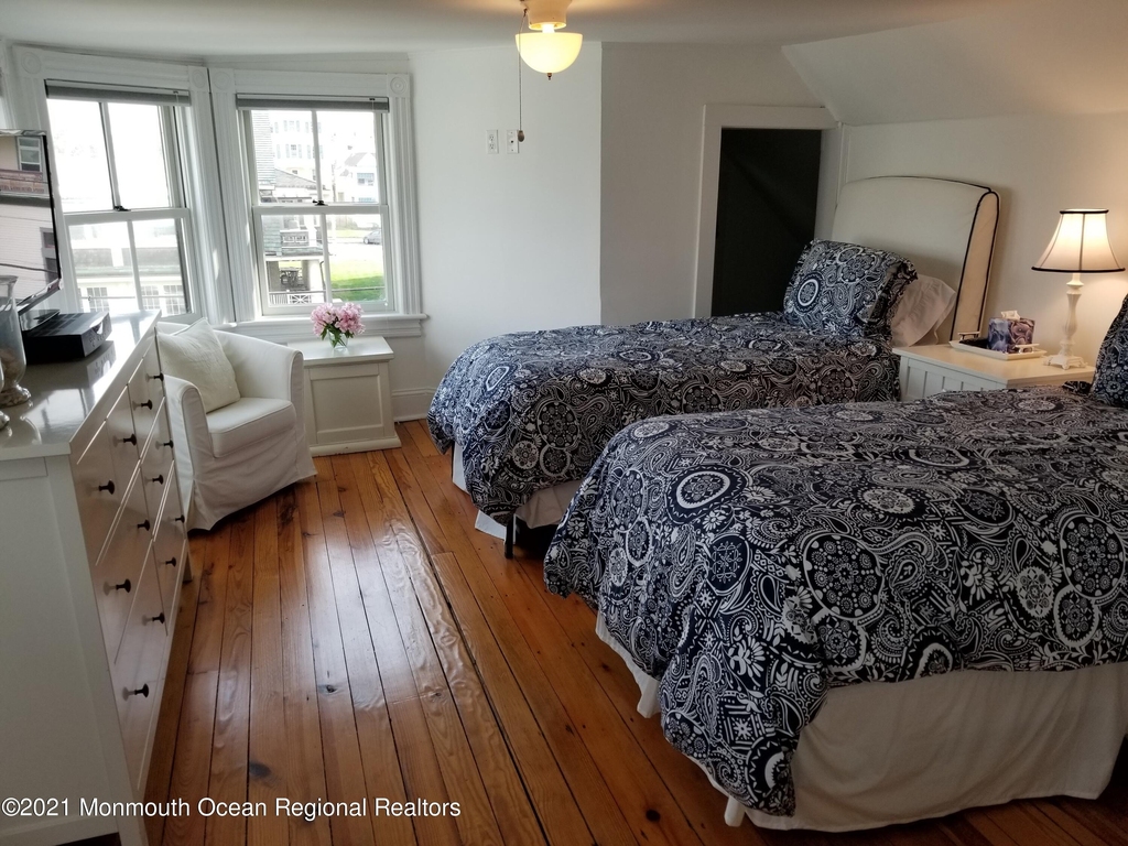 6 Heck Avenue - Photo 12