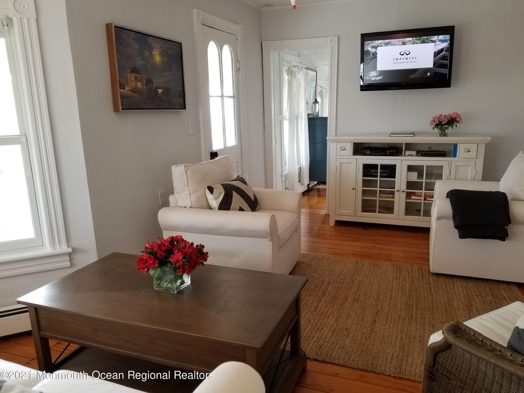 6 Heck Avenue - Photo 10