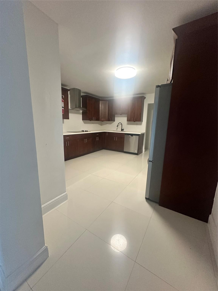 2810 Ne 60th Street - Photo 12