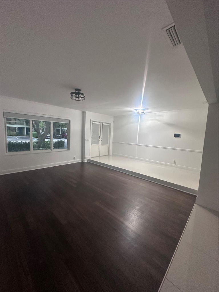 2810 Ne 60th Street - Photo 17