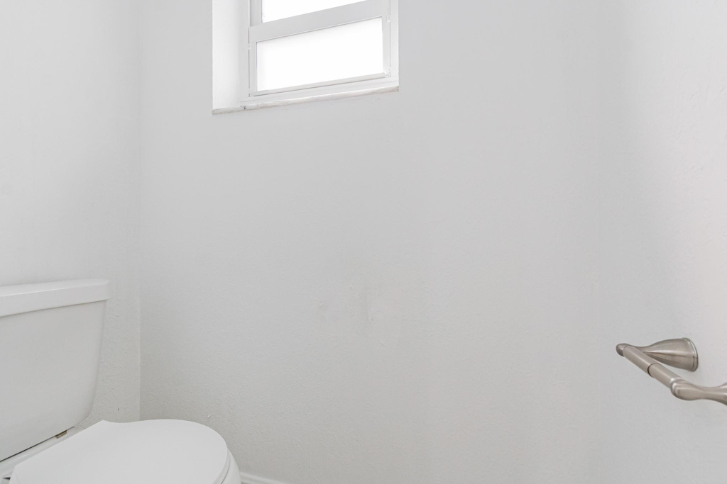 2810 Ne 60th Street - Photo 26