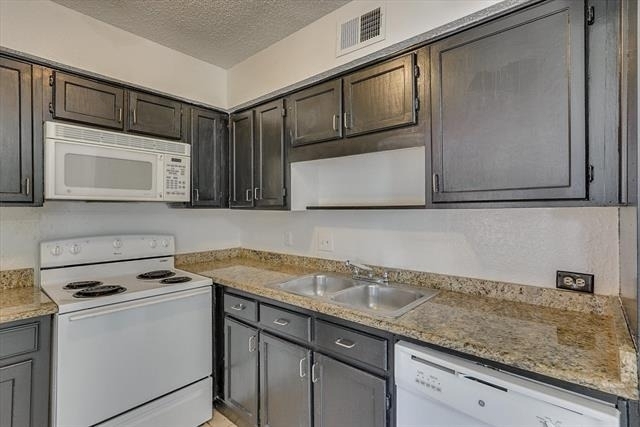 9825 N Walnut Street - Photo 13