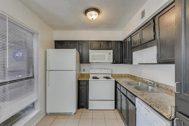 9825 N Walnut Street - Photo 0