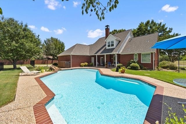 425 Chippendale Drive - Photo 0
