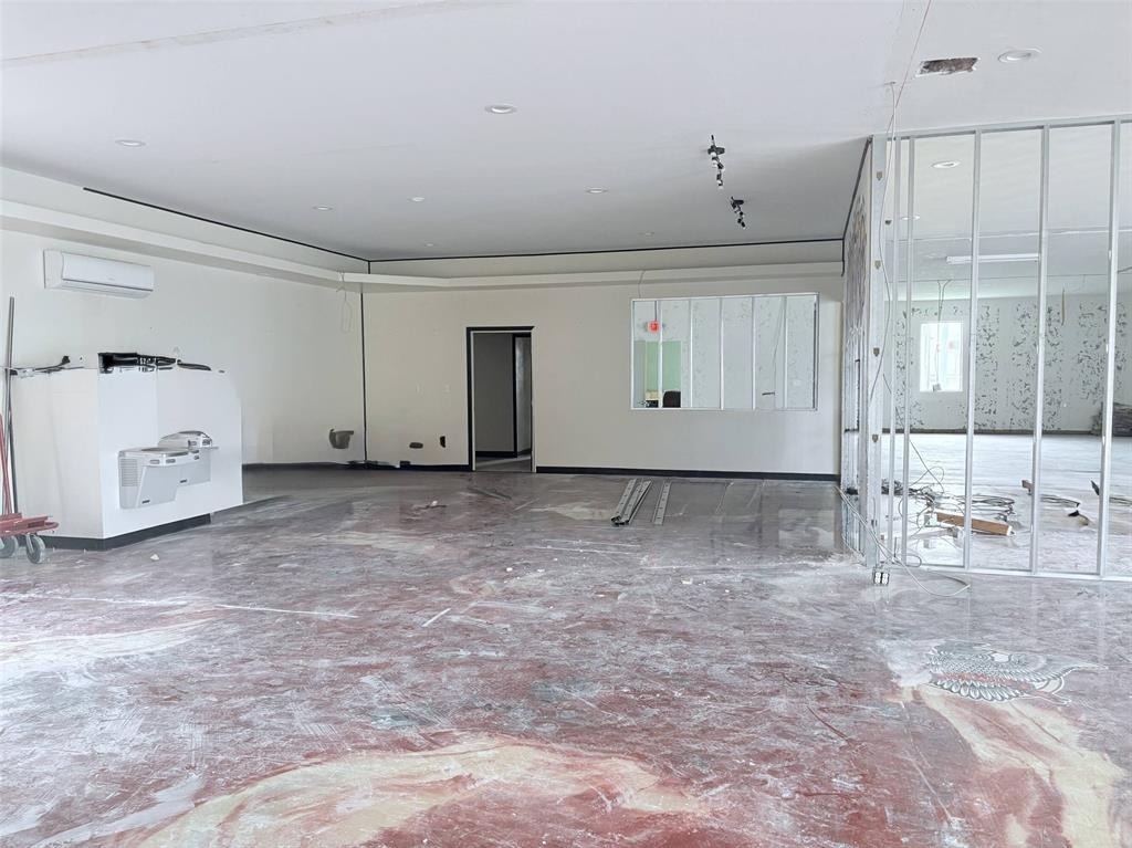 1201 W Reno Avenue - Photo 2