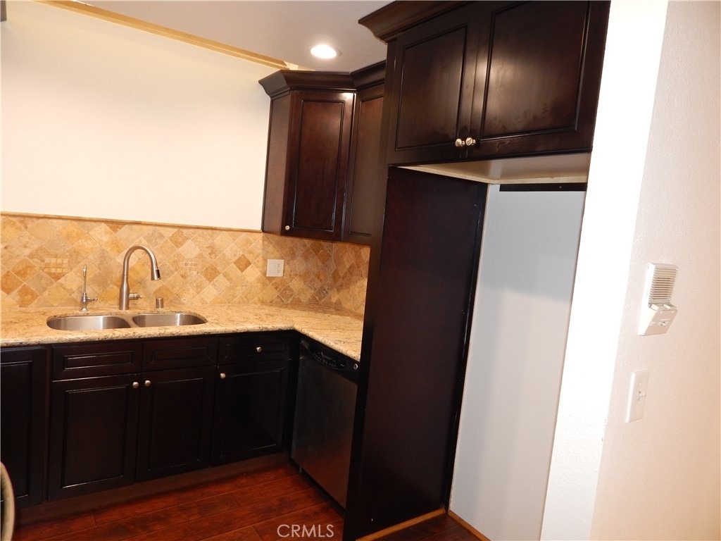11834 Gilmore - Photo 9
