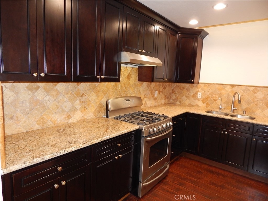 11834 Gilmore - Photo 8