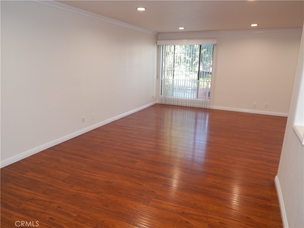 11834 Gilmore - Photo 3