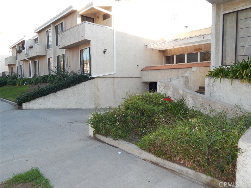 11834 Gilmore - Photo 1