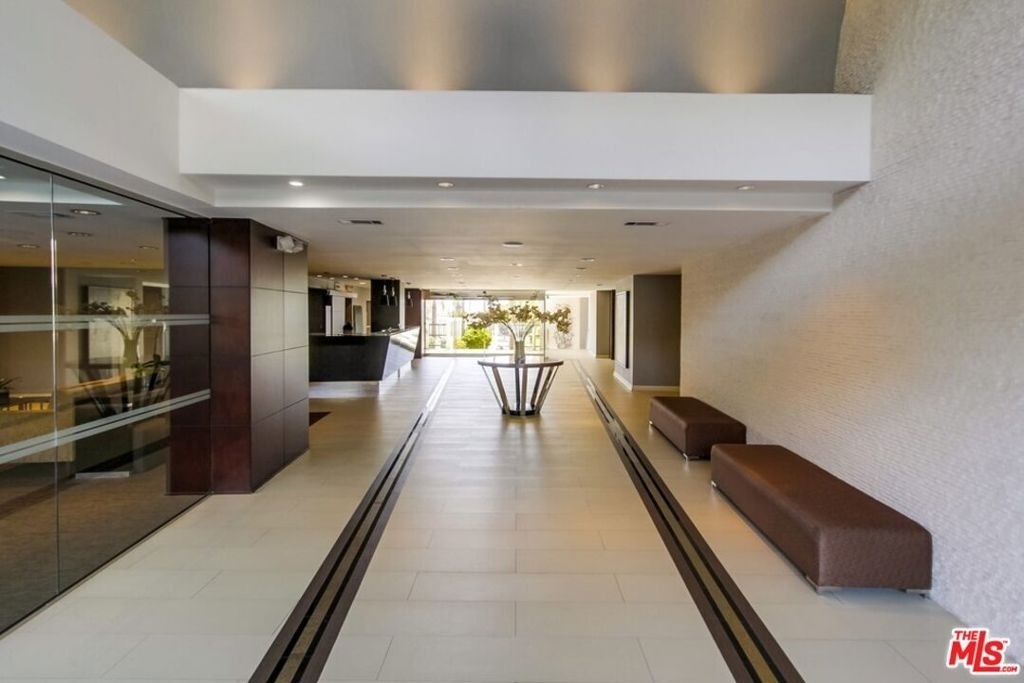7250 Franklin Avenue - Photo 1